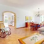 Villa Cuatro Soles En Con Piscina Privada Y Jardín By Family Homes Dénia