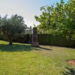 Villa Cuatro Soles En Con Piscina Privada Y Jardín By Family Homes