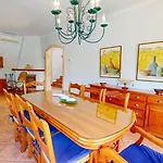 Villa Cuatro Soles En Con Piscina Privada Y Jardín By Family Homes Dénia