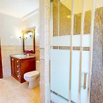 Cuatro Soles En Con Piscina Privada Y Jardín By Family Homes Villa