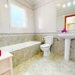 Villa Cuatro Soles En Con Piscina Privada Y Jardín By Family Homes