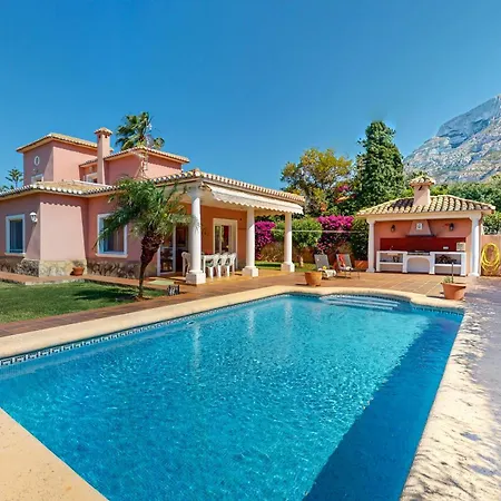 Cuatro Soles En Con Piscina Privada Y Jardín By Family Homes Villa