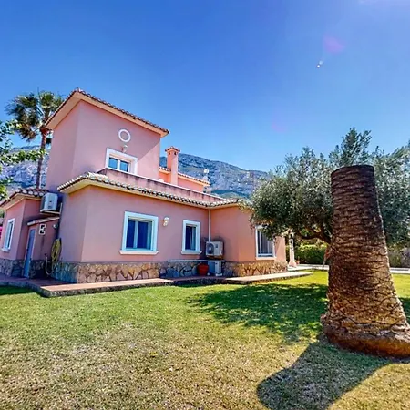 Cuatro Soles En Con Piscina Privada Y Jardín By Family Homes